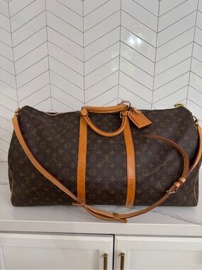 Authentic Louis Vuitton Keepall 60 Bandouliere in iconic Monogram